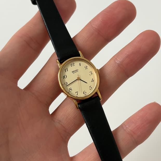 1980s Arabic Gold Oval Ladies Quartz