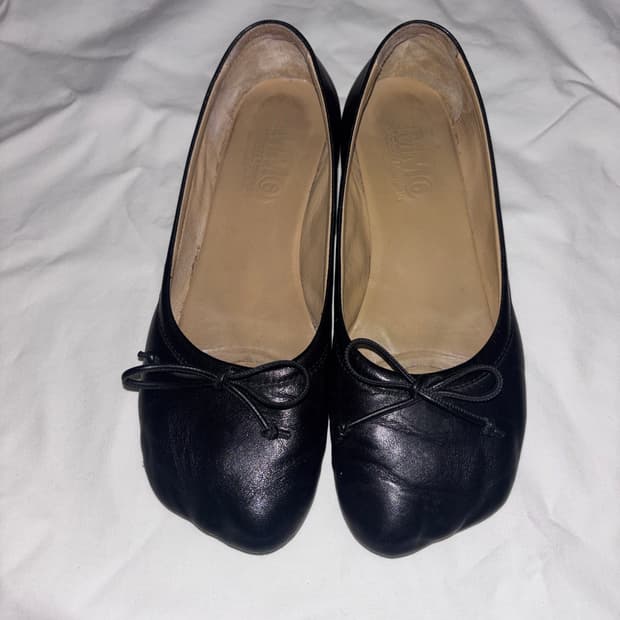 MM6 메종 마르지엘라 아나토믹 발레 플랫 블랙