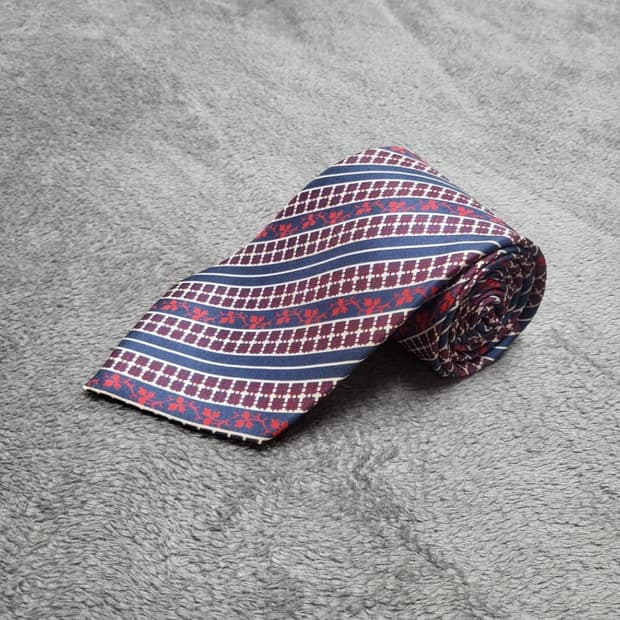 넥타이(입생로랑) n100