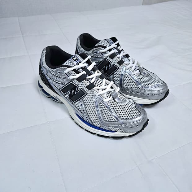 뉴발란스 1906R 240