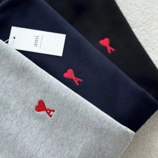 🔥[무료배송/정품]🔥 아미 맨투맨 논기모 스몰로고 남녀공용