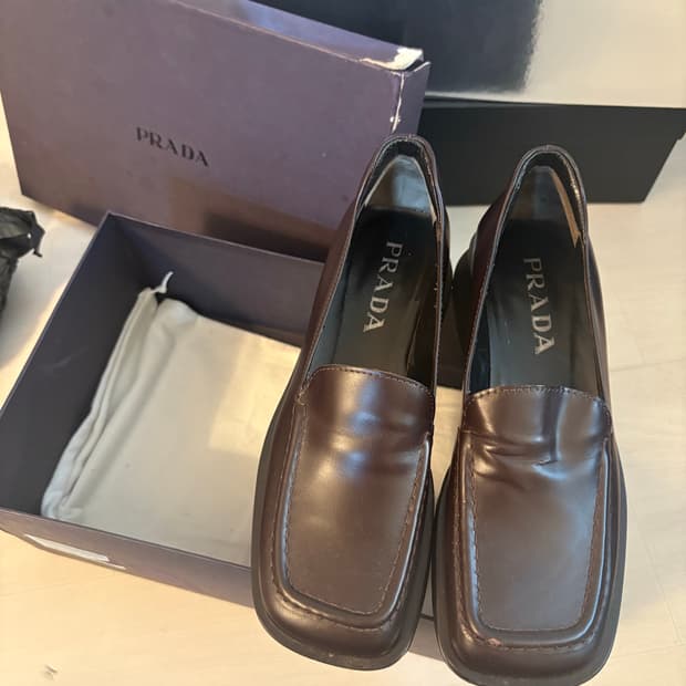 프라다 플랫폼 로퍼 브라운