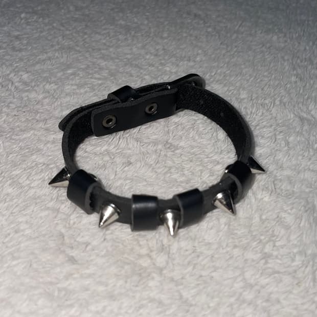 black stud leather bracelet 블랙 스터드 팔찌