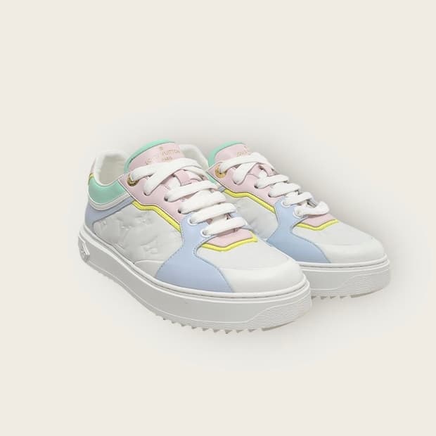 루이비통 멀티컬러 파스텔 타임아웃 스니커즈