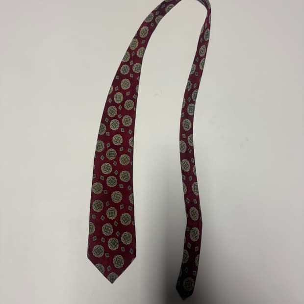 정품 입생로랑 YSL 핸드 메이드 실크 넥타이