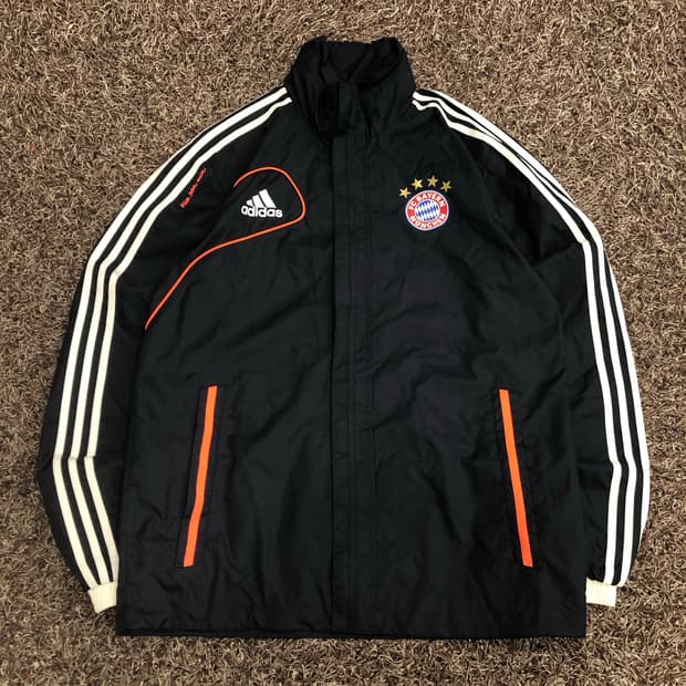 아디다스 바이에른뮌헨 바람막이 레인 자켓