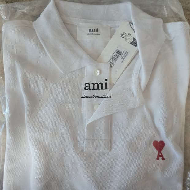 아미 하트 로고 화이트 카라 반팔티 새상품 사이즈XL(105)