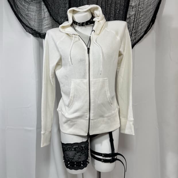 white hood zip up