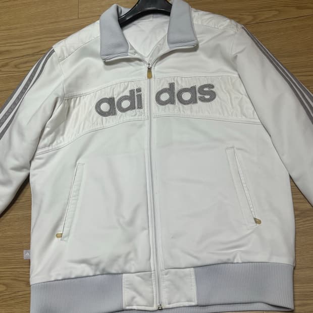 아디다스 점퍼 화이트 105 사이즈