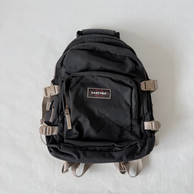 이스트팩(EASTPAK) 백팩