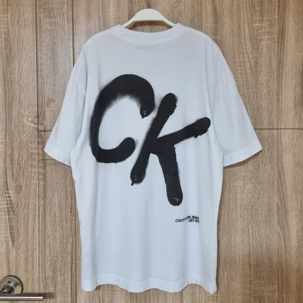 CK 캘빈클라인 반팔 티셔츠