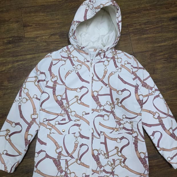 아다바트 여성다켓