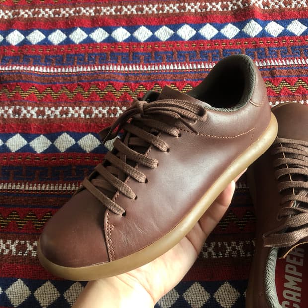 캠퍼 브라운 가죽 스니커즈 39/250