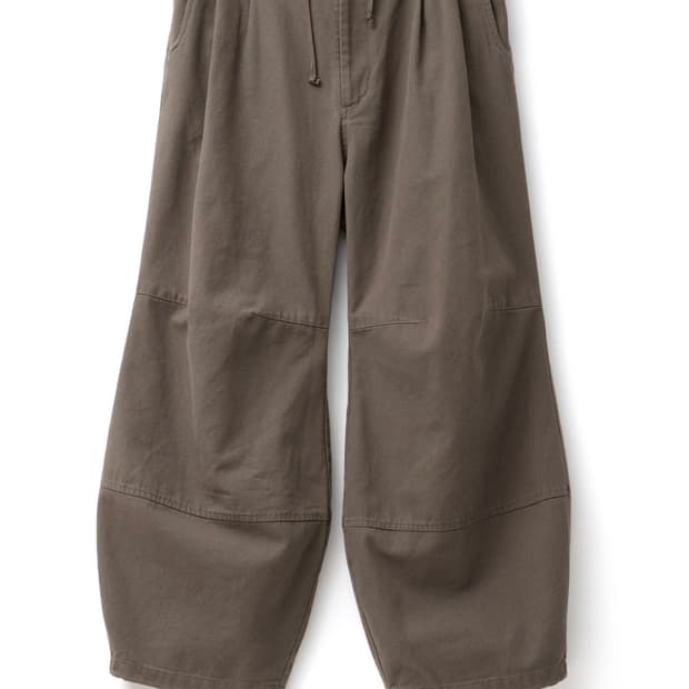 해칭룸 볼륨팬츠 다크베이지 3사이즈 판매합니다.