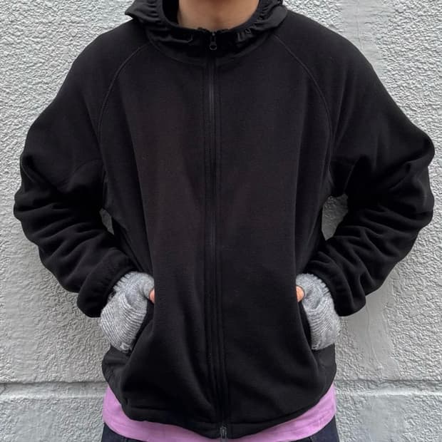 스파오 우븐 배색 플리스 후드집업 블랙