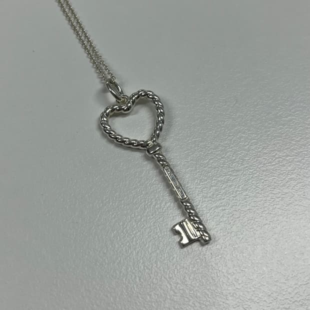 티파니앤코 꼬임 하트 태그키 목걸이