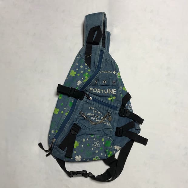 데님 클로버 원숄더 백팩