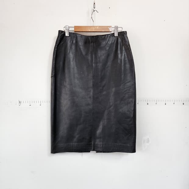 MIK 블랙 양가죽 스커트 H라인