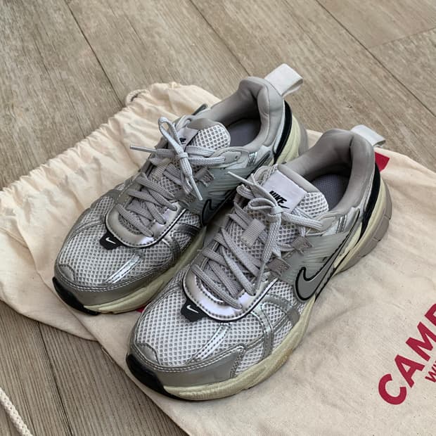 나이키 V2K 런 W 아이언 화이트:메탈릭 실버