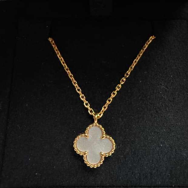 반클리프 스위트 알함브라 펜던트 옐로우 골드 마더 오브