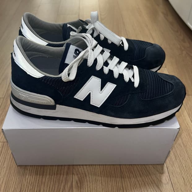 뉴발란스 990v1 메이드 인 USA 네이비 285