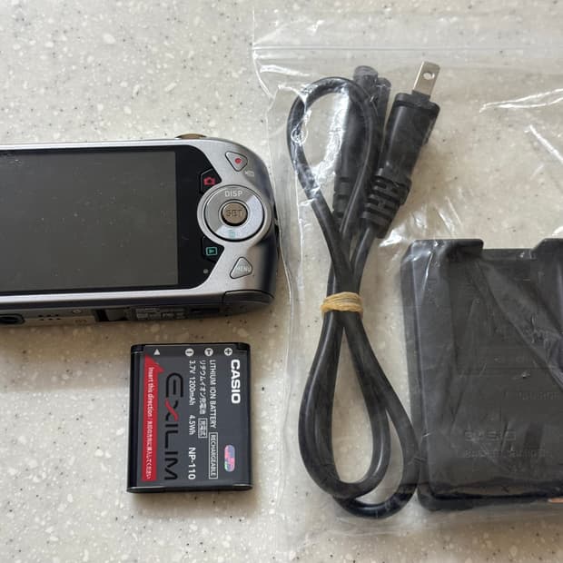 카시오 엑슬림 EXILIM EX-Z2000 실버 디카