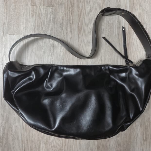 [FREE] 드로우핏(DRAW FIT) 레더 호보 크로스백 - 블랙 (실