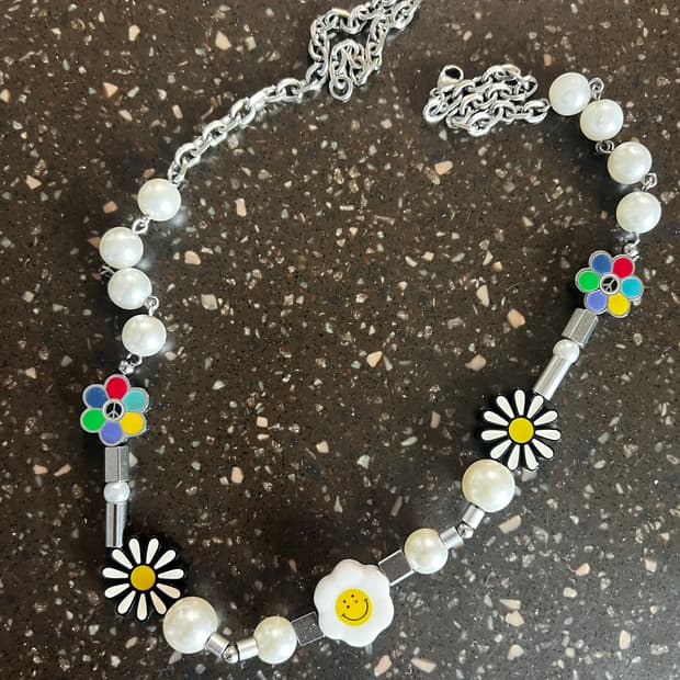 살루트 이베몹 목걸이