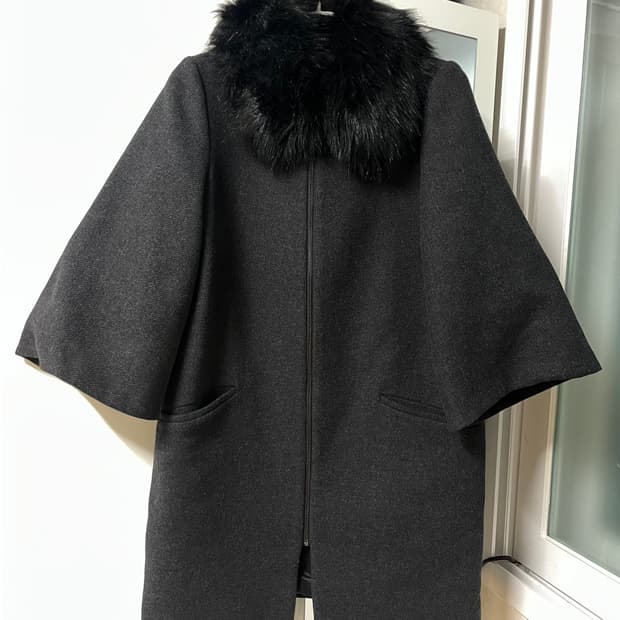 자라 하프코트 반코트 차콜 (퍼 목도리)