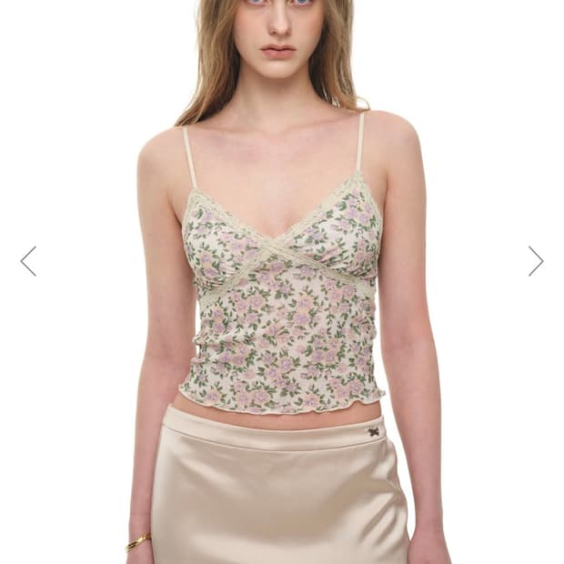 투머치택스 플로럴 레이스 탑