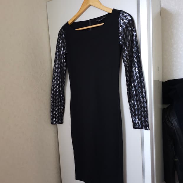 Armani Exchange 블랙 스팽글 원피스 S