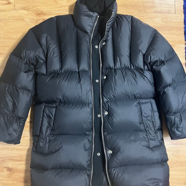 아크네 롱 패딩 