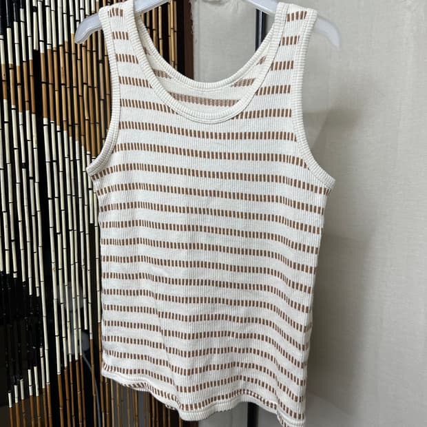 studio clip sleeveless