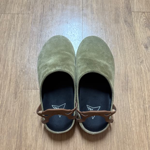 로아 페다이아 뮬 올리브 43