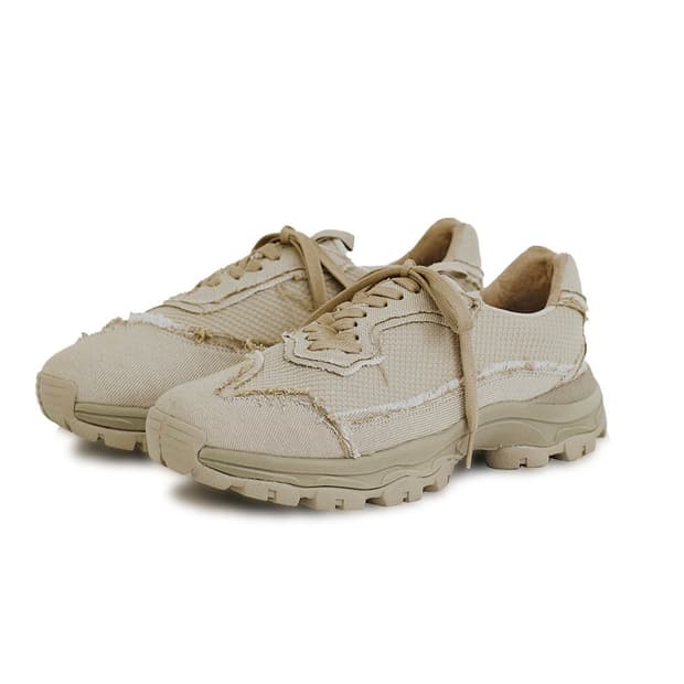 네거티브쓰리 Curved Lace Sneakers_Beige