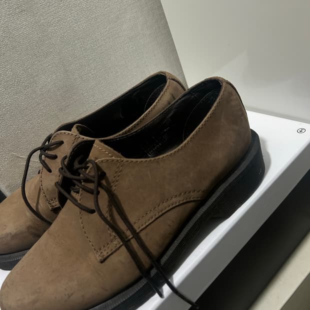 닥터마틴 스웨이드 3홀 더비슈즈 영국 5사이즈