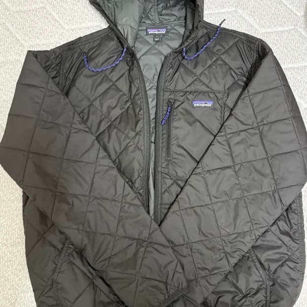 파타고니아 다이아몬드 퀼티드 봄버 후드 블랙 L