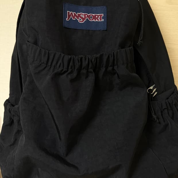 잔스포츠 슬라우치 백팩 블랙 