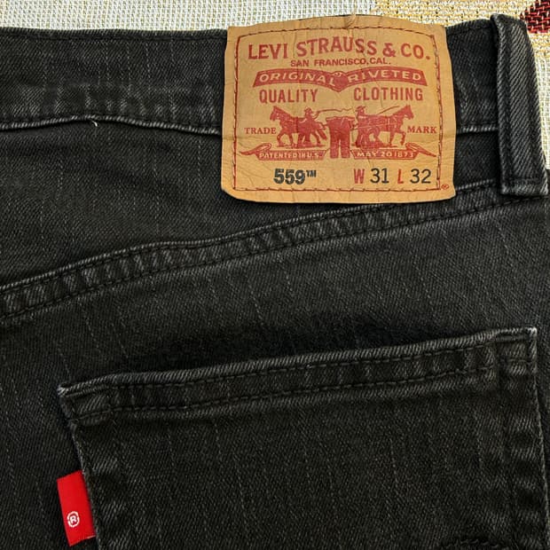 리바이스 559 흑청 31/32 블랭크탭