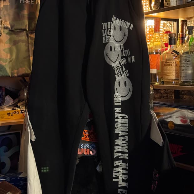 [2xl] 차이나타운마켓 스마일리 건프린트 스웻팬츠