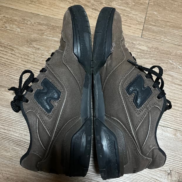 디네댓x뉴발란스 블랙브라운550 280