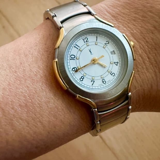 입생로랑YSL 스위스 쿼츠 메탈시계