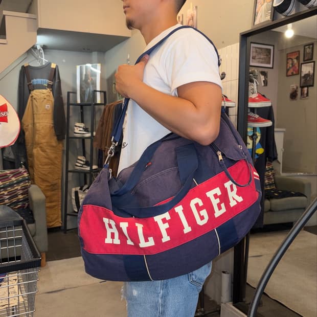 00’s Tommy Hilfiger hard faded duffle
