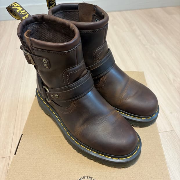 닥터마틴 애니스톤 하네스 앵클 부츠 260