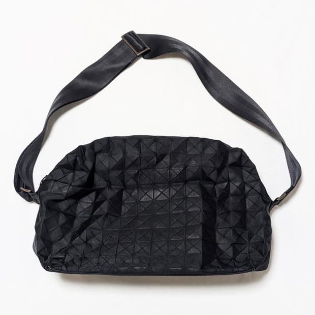 이세이미야케 플리츠 플리즈 숄더백 블랙