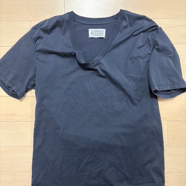 마르지엘라 루즈?브이넥 반팔 46