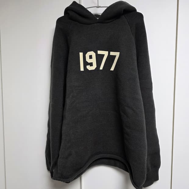 에센셜 1977 니트 후드