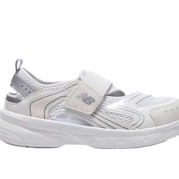 (230mm)프리들엑스 샌들 옐로우 뉴발란스 프리들x 새제품 팝니다