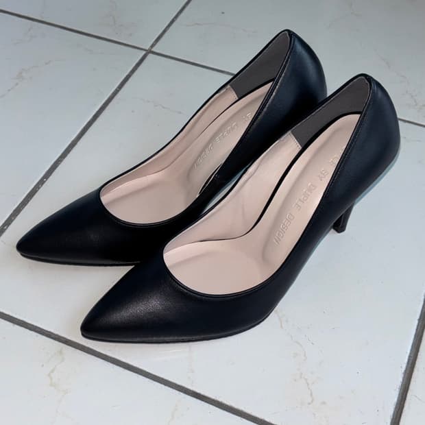 (225) Classic Black high heels