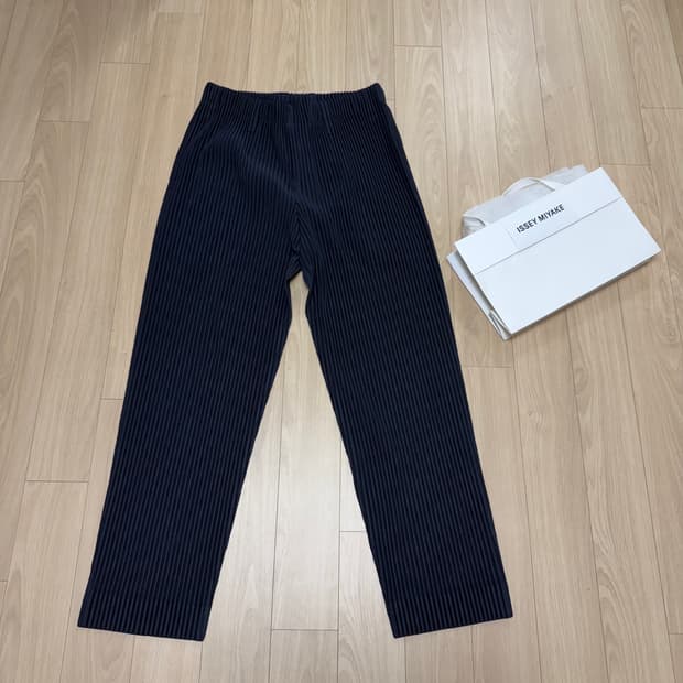 이세이미야케 옴므플리세 1사이즈 베이직팬츠 판매